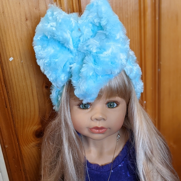 Bows - Picture 2 of 12